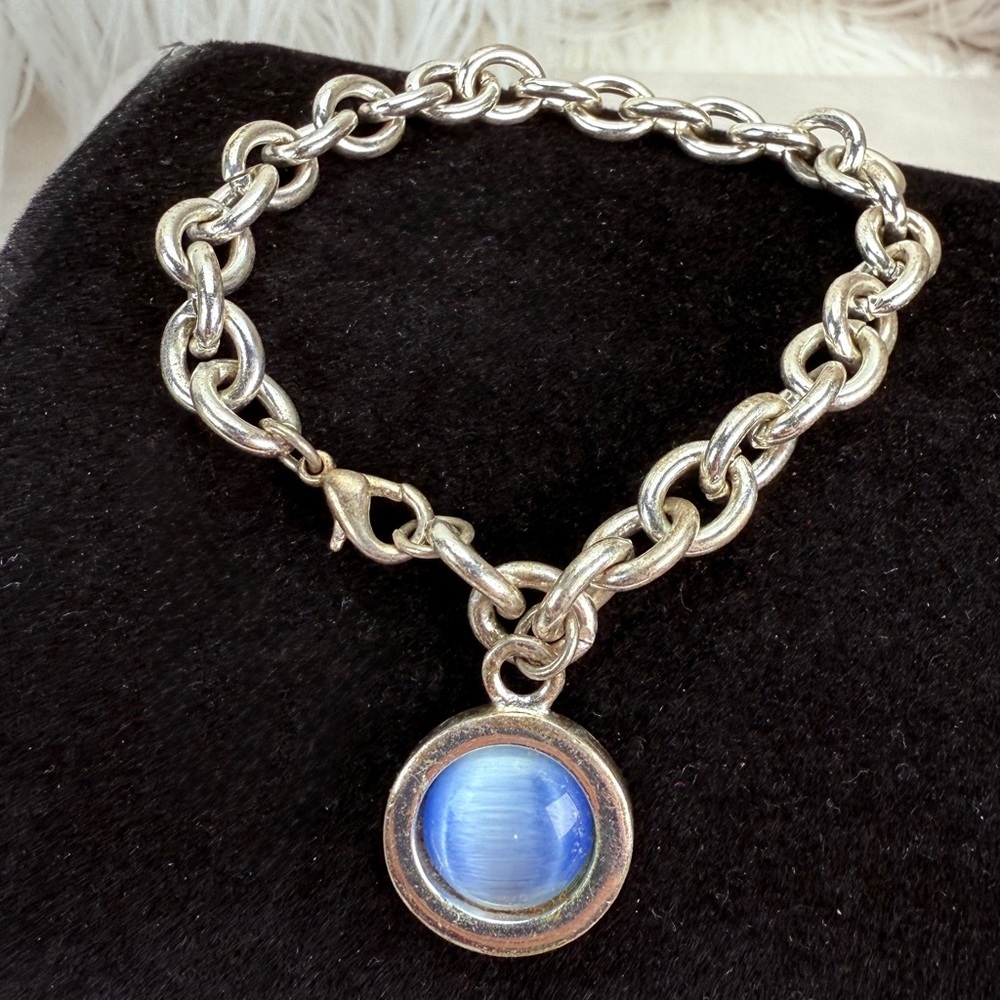 Vintge Silver Chain Bracelet with Blue Accent